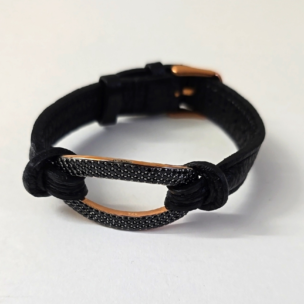 Elegant Black and Gold Bracelet